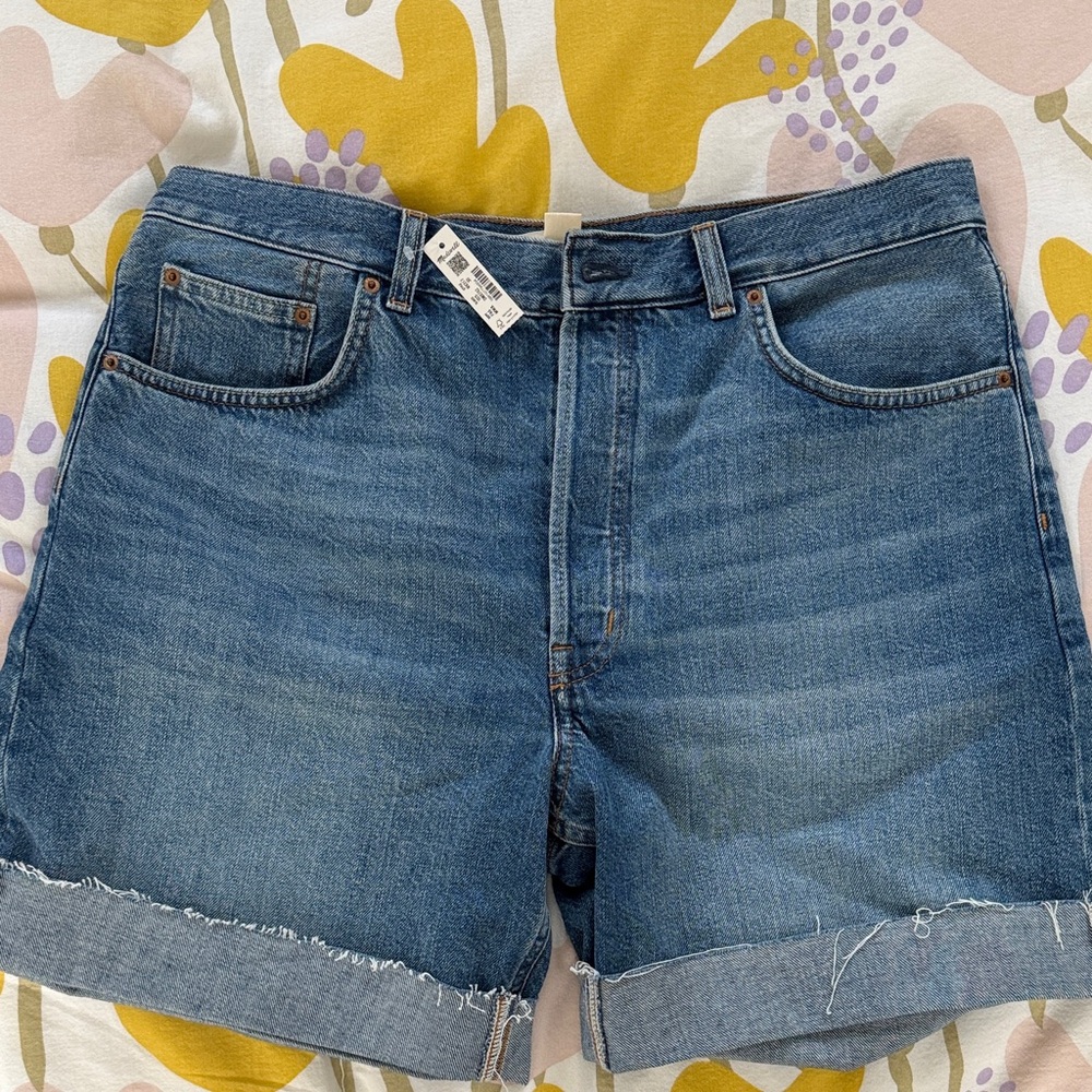 Madewell Long Baggy Cuffed Jean Shorts in Mifflin Wash